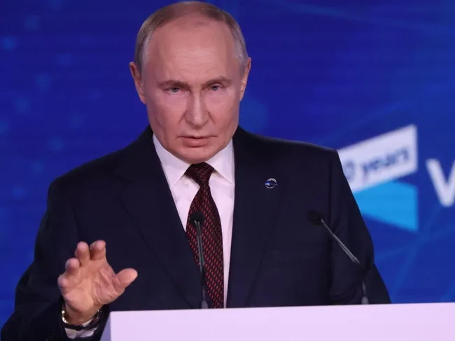 putin-birileri-turkakim-ve-mavi-akim-dogalgaz-boru-hatlarini-patlatmaya-calisiyor-1771954880973.jpg Putin: “Birileri TürkAkım ve Mavi Akım doğalgaz boru hatlarını patlatmaya çalışıyor”