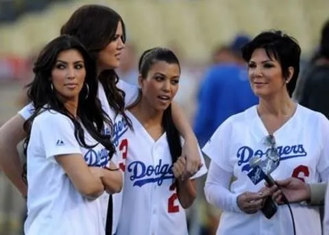 Kardashian kardeşler birlikte poz verdi