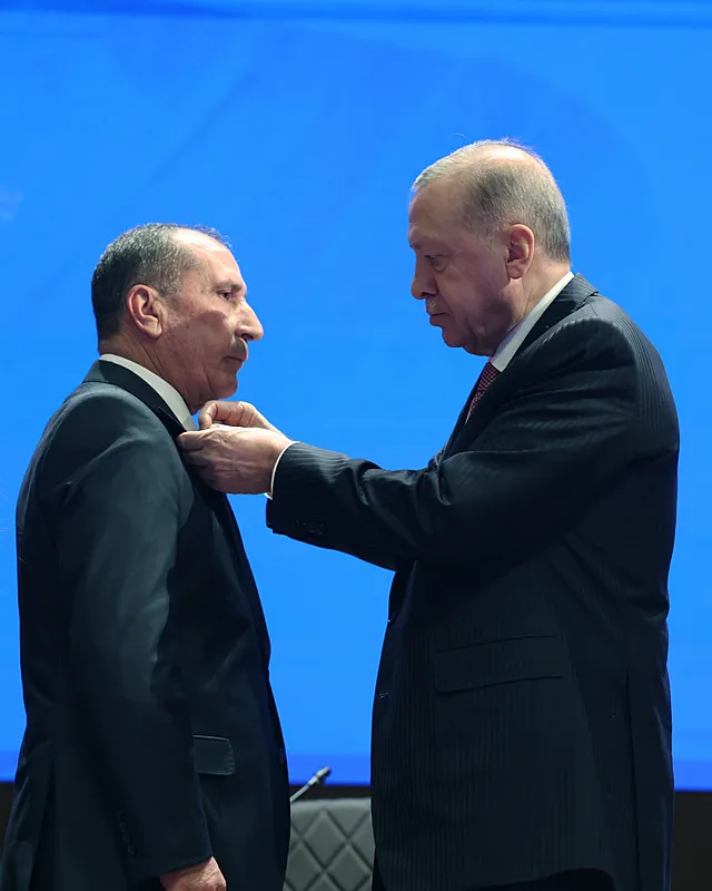 son-dakika-baskan-erdogan-ak-partiye-katilan-4-belediye-baskanina-rozet-takti-1769435559517.jpeg (640×800)