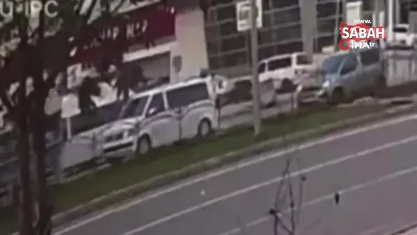 Batman'da feci kaza kamerada: Otomobilin çarptığı genç kız metrelerce savruldu | Video
