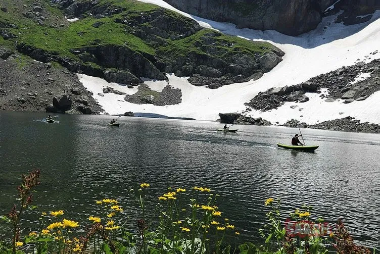 Giresun’da 2 bin 750 rakımlı buzul gölünde kano etkinliği yapıldı