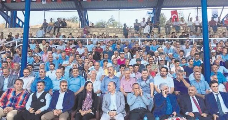 Sporseverler turnuvayı takip etti