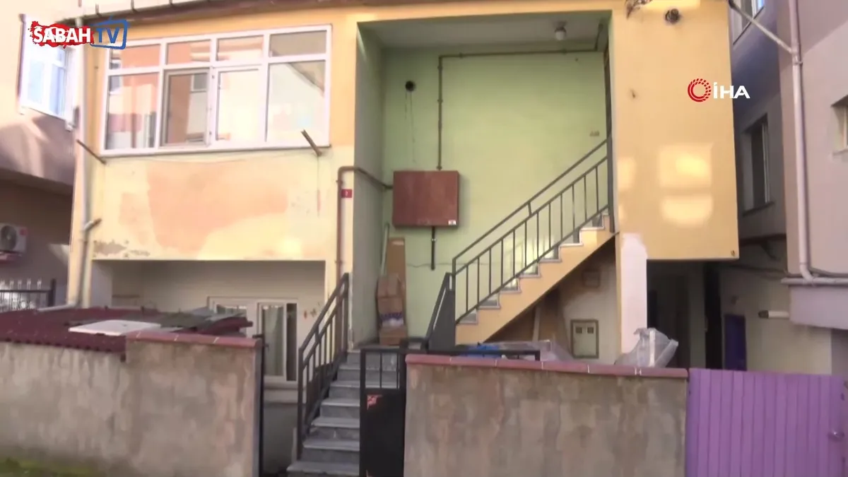 Pendik’te eski eş dehşeti: 4 çocuk annesi kadın öldürüldü! | Video videosunu izle Pendik’te eski eş dehşeti: 4 çocuk annesi kadın öldürüldü! | Video videosunu izle