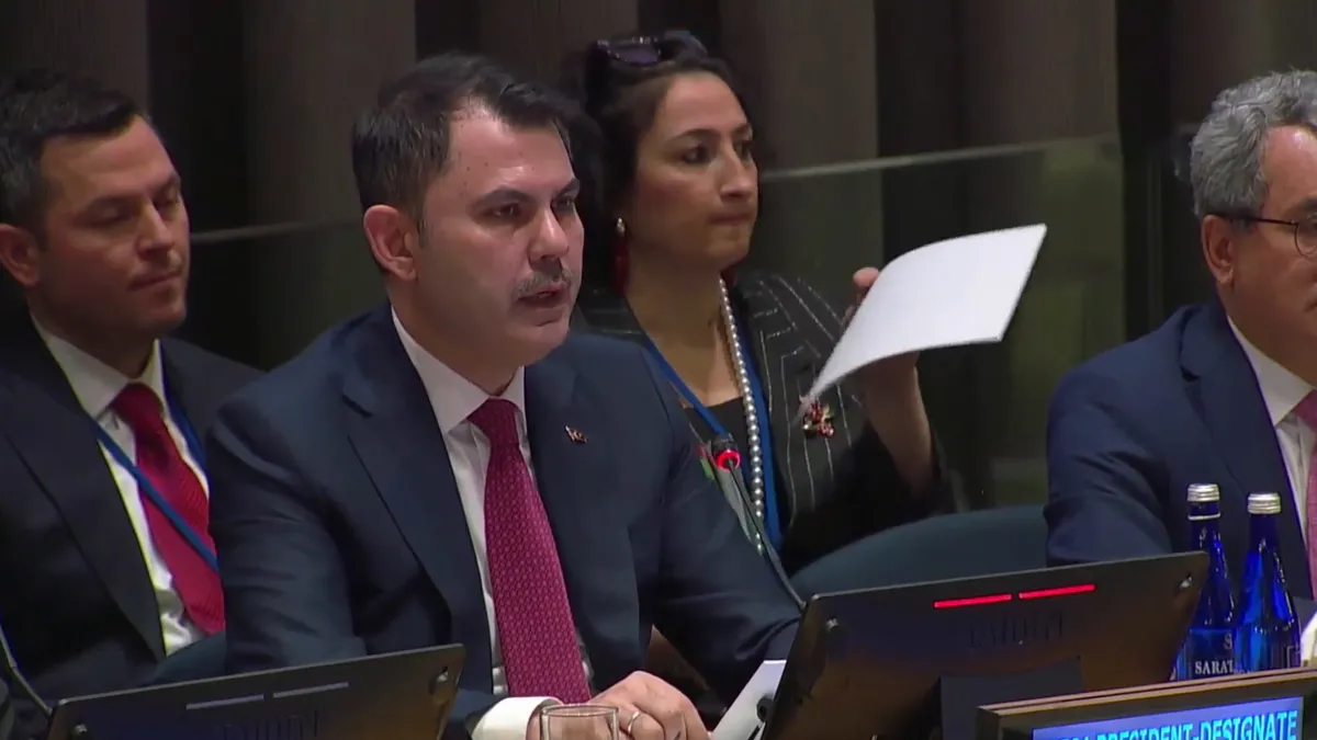 Bakan Kurum BM’de COP31 Zirvesi’nde konuştu! Dikkat çeken “Daha adil dünya” vurgusu Bakan Kurum BM’de COP31 Zirvesi’nde konuştu! Dikkat çeken “Daha adil dünya” vurgusu