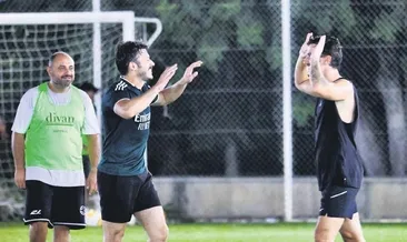 ‘Mercan Köşk’ ekibi halı sahada buluştu