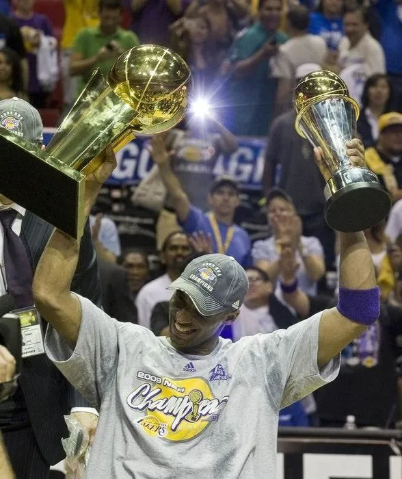 Los Angeles Lakers şampiyon