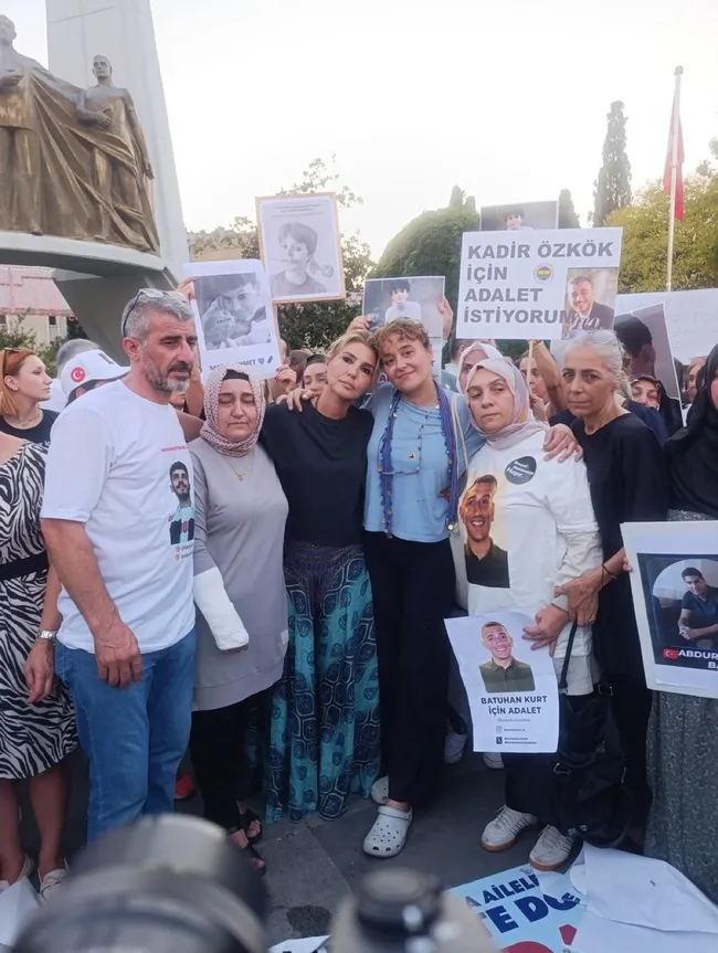 Mattia Ahmet'in annesi Yasemin Minguzzi, katledilen oğlu için eylem yaparken tehdit edildi: Şikayetini geri çekmezsen...