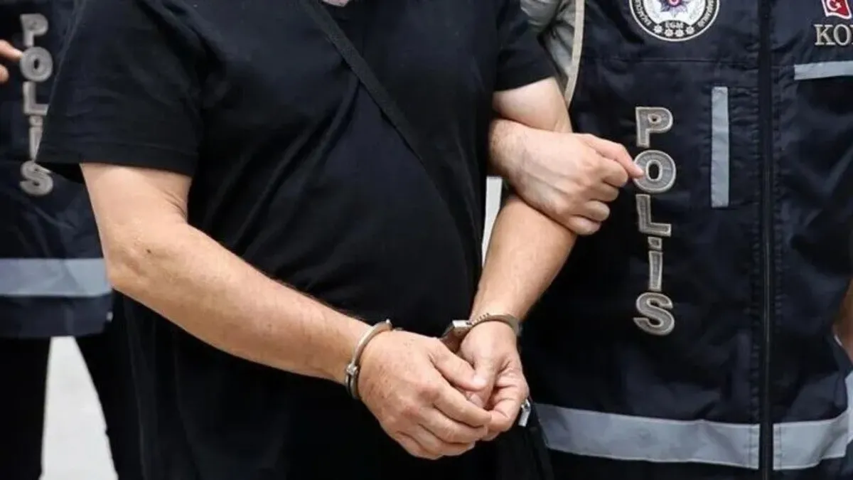 Sosyal medyada “Cumhurbaşkanına hakaret” etmişti: Şüpheli gözaltına alındı! Sosyal medyada “Cumhurbaşkanına hakaret” etmişti: Şüpheli gözaltına alındı!