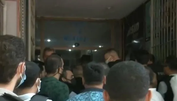 son-dakika-hdp-izmir-il-baskanliginda-silah-sesleri-1-kisi-hayatini-kaybetti-1623922614304.jpeg
