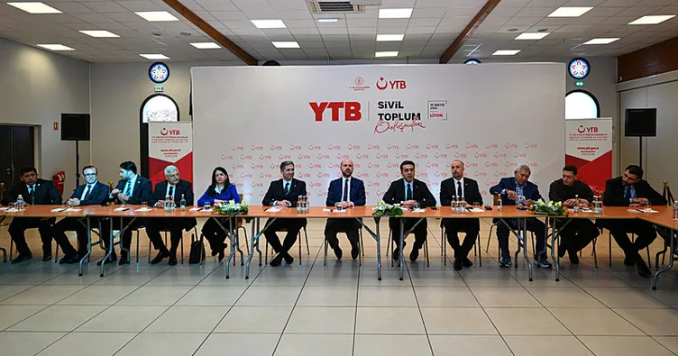 Bilal Erdoğan Lyon’da gençlerle buluştu: Dilimizi ve değerlerimizi korumalıyız