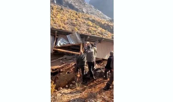Erzincan kaçak avcı kulübeleri DKMP ekiplerince yıkıldı