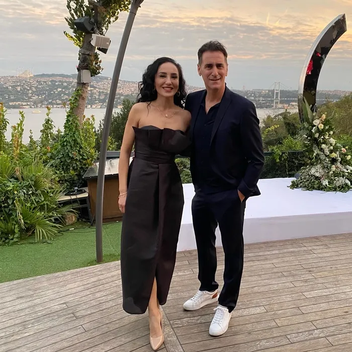 Doktorlar’ın Suat’ı Bekir Aksoy 56 yaşında yeniden baba oluyor! Eşi bile şaşırdı: Hamile olduğumu oğlum hissetti