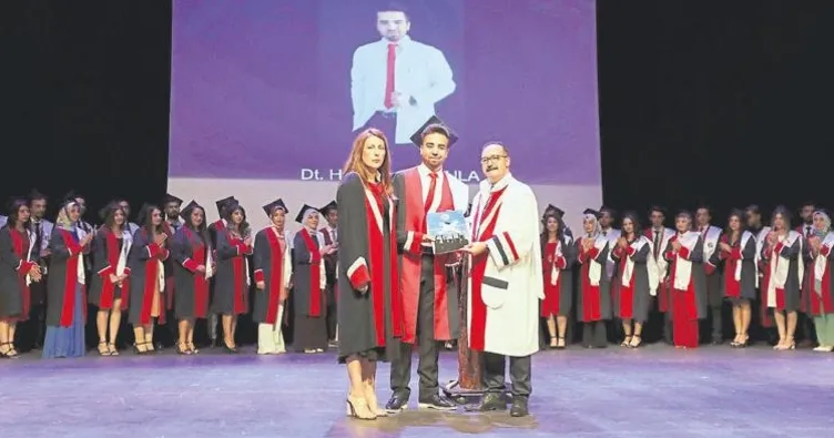 Diş hekimleri diplomalarını aldı