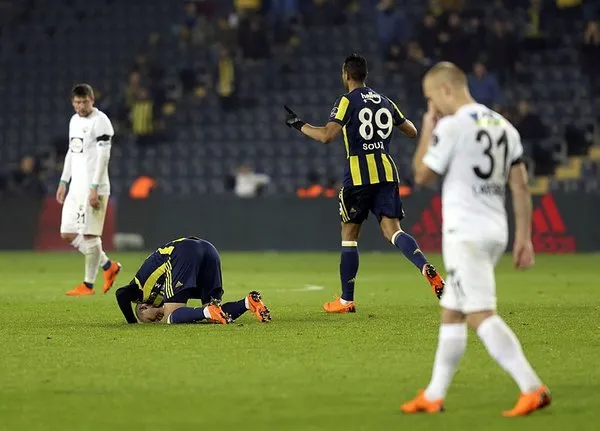 Fenerbahçe soyunma odası karıştı!