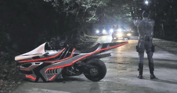 Herkes o motosikletin peşinde