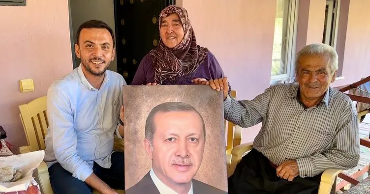 AK Parti Alanya ilçe Başkanı’na Başkan Recep Tayyip Erdoğan’ın tablosu hediye edildi