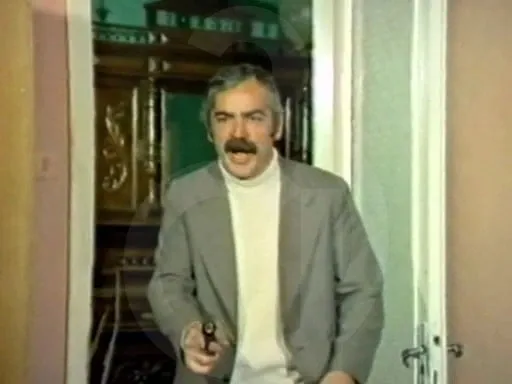 Yeşilçam’ın sert bakışlı adamı Hayati Hamzaoğlu tahtını oğluna bırakmış! Meğer Kuruluş Osman’ın yıldızı oğluymuş...