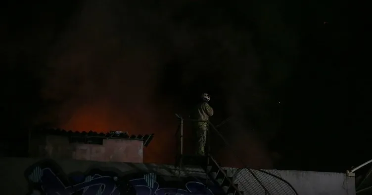 Zeytinburnu’nda yangın paniği!