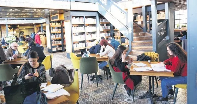 Bir Kitap Bir Kahve Bir De Hossohbet Pazar Sabah Haberleri