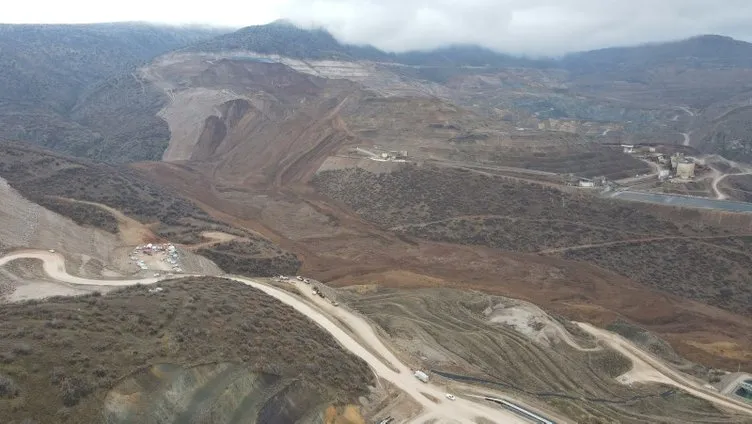 Erzincan’da toprak kaymasının yaşandığı maden ocağı bölgesi havadan görüntülendi