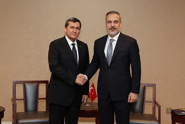 bakan-fidan-turkmenistanli-mevkidasi-meredov-ile-telefonda-gorustu-iste-ele-alinan-konular-1724346588318.jpeg