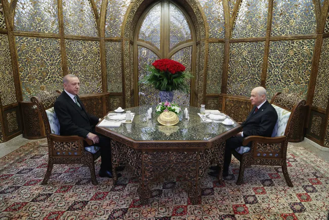 son-dakika-baskan-erdogan-ile-bahceli-iftarda-bulustu-1650388912816.jpg