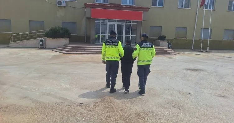 Kaza yapan sürücüye 4 kişi saldırdı