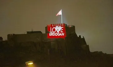 Ankara Kalesi’ne “ Love Erdoğan” görseli