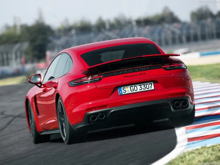 2019 Porsche Panamera GTS ortaya çıktı!