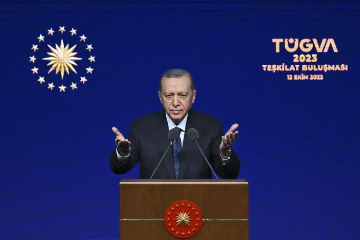 son-dakika-ankarada-tugva-teskilat-bulusmasi-baskan-erdogandan-onemli-aciklamalar-1697128381290.jpg SON DAKİKA | Başkan Erdoğan'dan İsrail zulmüne sert tepki: Gazze'de su yok, ekmek yok, gıda yok!