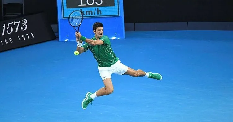 Novak Djokovic finale uçtu