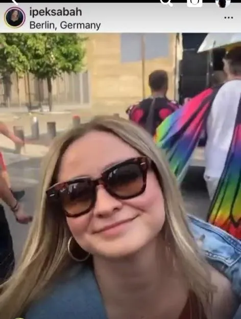 CHP’li başkanın danışmanı LGBT gösterisinde ön saflarda yer aldı