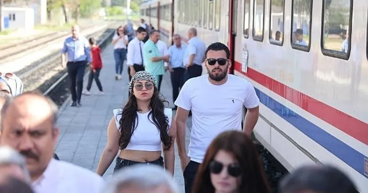 Turistik Diyarbakır Ekspresi ilk seferini tamamladı