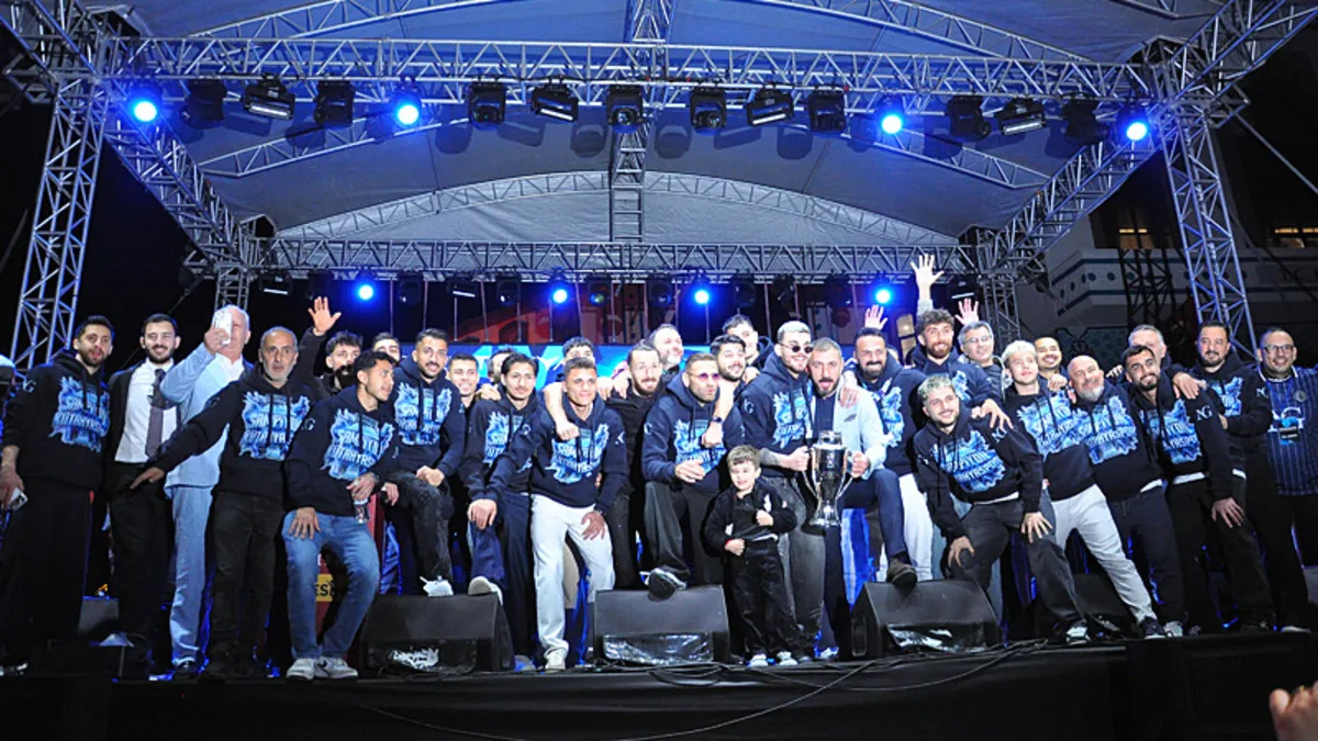 2. Lig’e yükselen Kütahyaspor şampiyonluğunu kutladı! 2. Lig’e yükselen Kütahyaspor şampiyonluğunu kutladı!