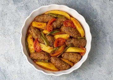 Fırında köfte ve sebze tarifi: Tam kıvamında ve lezzetli