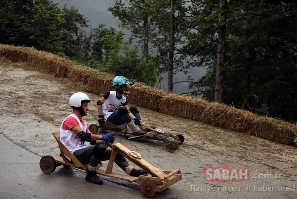Rize'de düzenlenen 'Formulaz' tahta araba yarışları nefes kesti