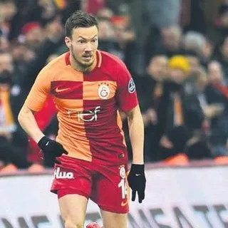 Linnes çıkıyor Mariano giriyor