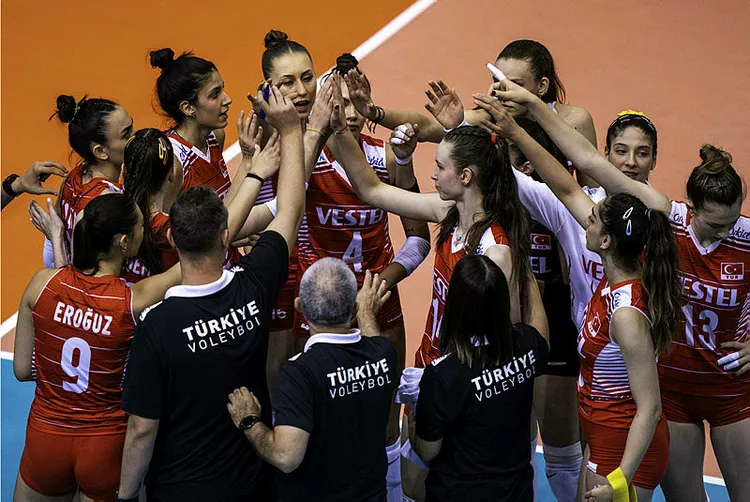 fivb-19-yas-alti-kizlar-dunya-sampiyonasi-finali-1691793253888.jpg