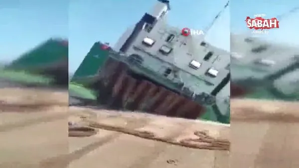 Cezayir’de limanda demirli olan gemi yan yattı | Video