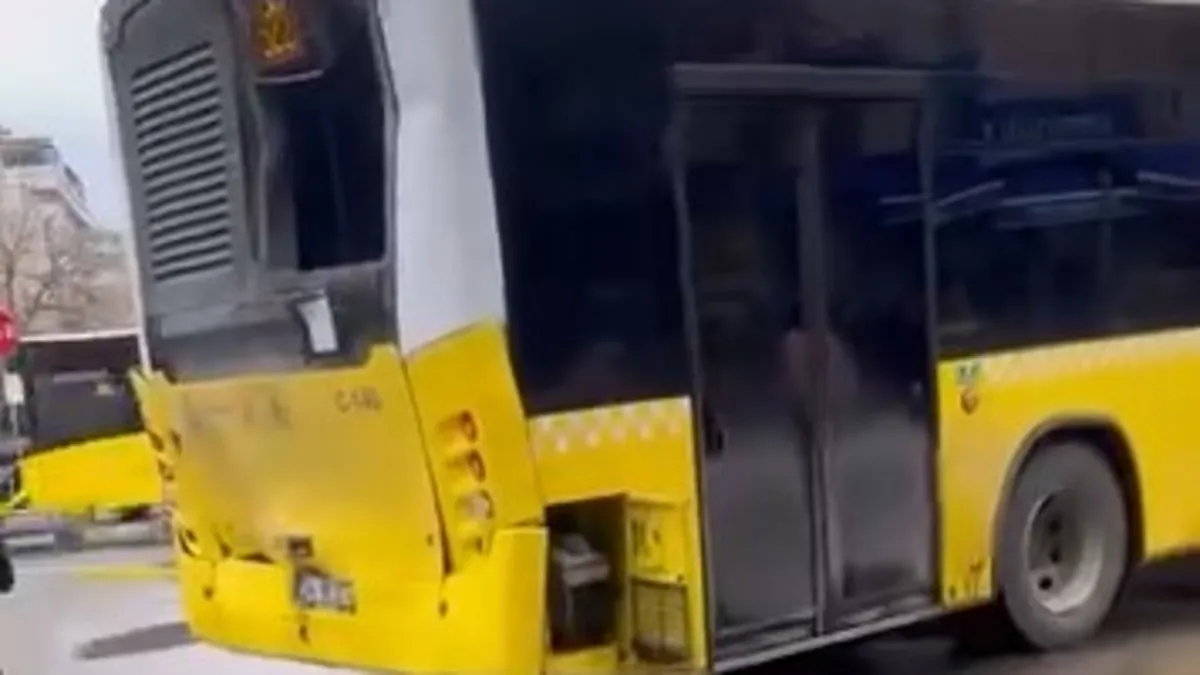 SON DAKİKA | İstanbul Sancaktepe'de 2 İETT otobüsü çarpıştı: Yaralılar var! SON DAKİKA | İstanbul Sancaktepe'de 2 İETT otobüsü çarpıştı: Yaralılar var!