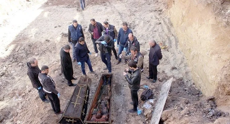 Rus generalin mezarı arazi sahibini yaktı