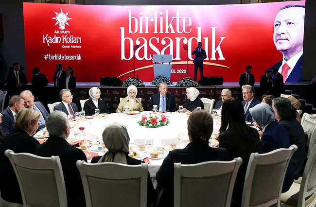 son-dakika-baskan-erdogandan-mersindeki-teror-saldirisina-tepki-malum-parti-terorist-kadinlari-istismar-ediyor-1664298189916.jpg