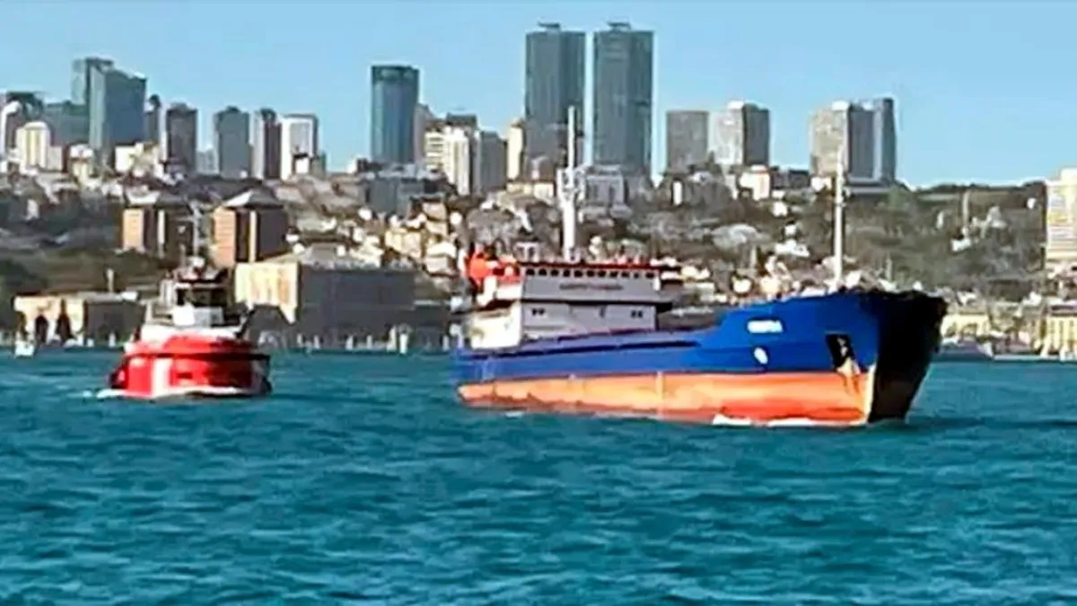 Boğazda makine arızası yapan gemi kurtarıldı Boğazda makine arızası yapan gemi kurtarıldı
