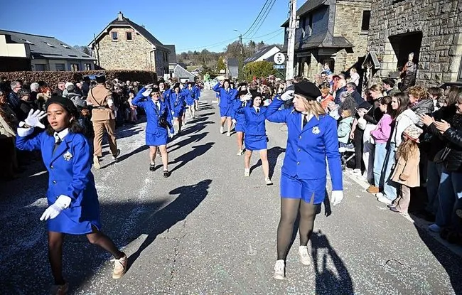 Belçika’nın Türk köyünde karnaval coşkusu yaşandı