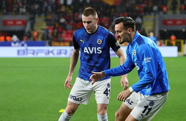 Son dakika: Attila Szalai’nin Fenerbahçe’den ayrılığı yaklaşıyor! Yeni takımını hocası duyurdu “Transferi bitmiş durumda…”
