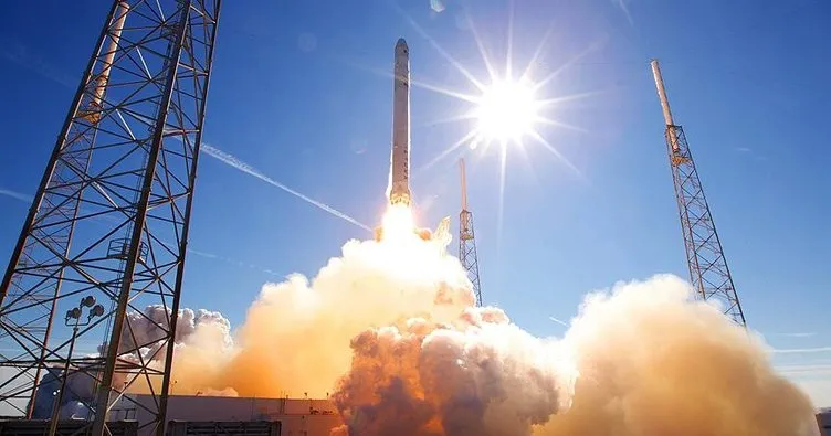 SpaceX yeni iletişim uydusunu uzaya fırlattı