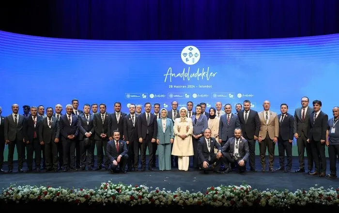 emine-erdogan-anadoludakiler-projesinin-tanitiminda-konustu-ulusal-kalkinmayi-desteklemeyi-hedefliyoruz-1719585334482.jpg
