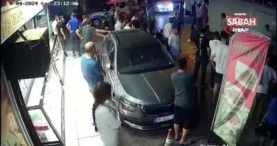 İzmir’de motosiklet ile hafif ticari aracın çarpıştığı feci kaza kamerada | Video