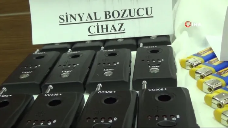 İstanbul’da polisin ele geçirdiği gizli kamera düzenekleri uzmanları bile şaşırttı... Bu düzenekleri kullanan sapıklara dikkat!
