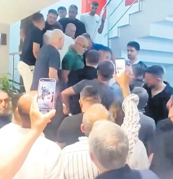 il-baskanliklarinda-ozel-vandalizmi-1783455477570.jpeg